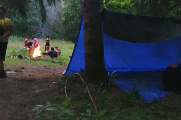 Nocleh pod širým nebem
